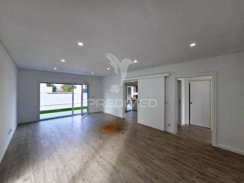 Moradia isolada t3, c/piscina e garagem, em azeitão