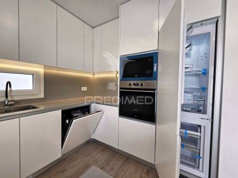 Moradia isolada t3, c/piscina e garagem, em azeitão