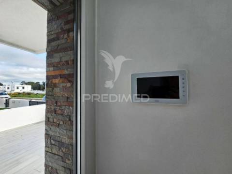 Moradia isolada t3, c/piscina e garagem, em azeitão