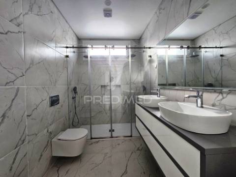 Moradia isolada t3, c/piscina e garagem, em azeitão