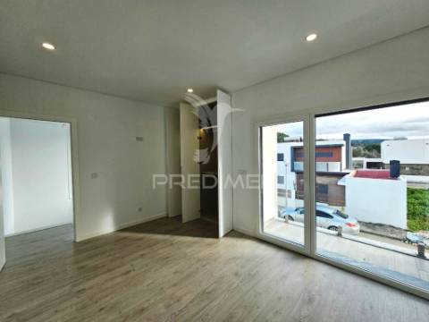 Moradia isolada t3, c/piscina e garagem, em azeitão