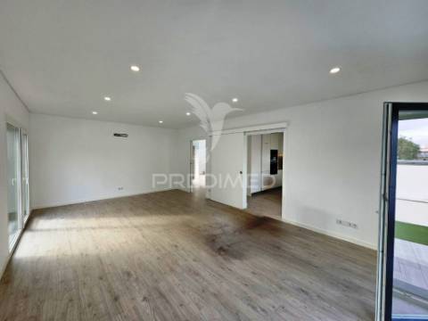 Moradia isolada t3, c/piscina e garagem, em azeitão