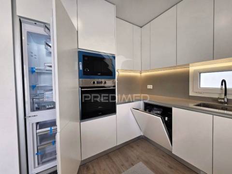 Moradia isolada t3, c/piscina e garagem, em azeitão