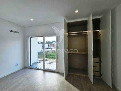 Moradia isolada t3, c/piscina e garagem, em azeitão