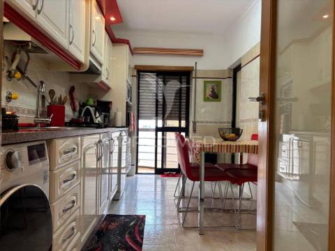 Apartamento t3 no feijó.