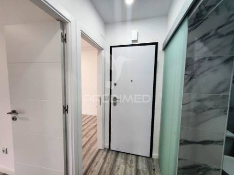 Apartamento t1, renovado , ao jardim constantino - lisboa