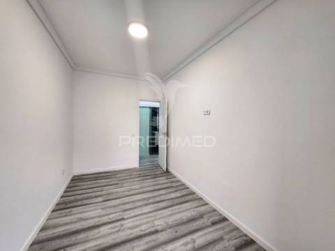 Apartamento t1, renovado , ao jardim constantino - lisboa