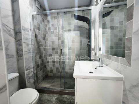 Apartamento t1, renovado , ao jardim constantino - lisboa