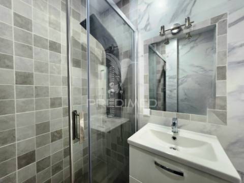 Apartamento t1, renovado , ao jardim constantino - lisboa