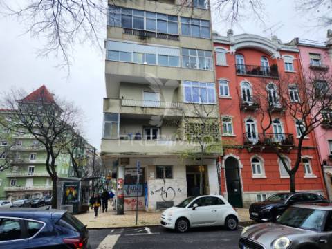 Apartamento t1, renovado , ao jardim constantino - lisboa