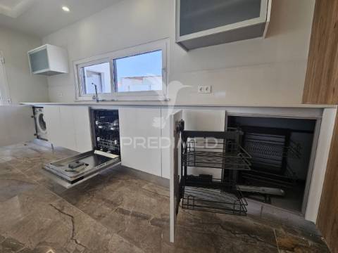 Moradia isolada t5, c/piscia e garagem, brejoeira - azeitão