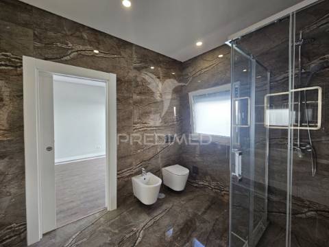 Moradia isolada t5, c/piscia e garagem, brejoeira - azeitão