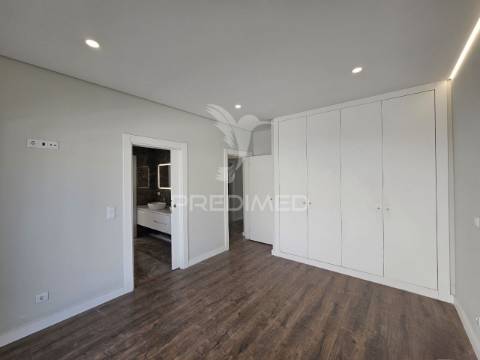 Moradia isolada t5, c/piscia e garagem, brejoeira - azeitão