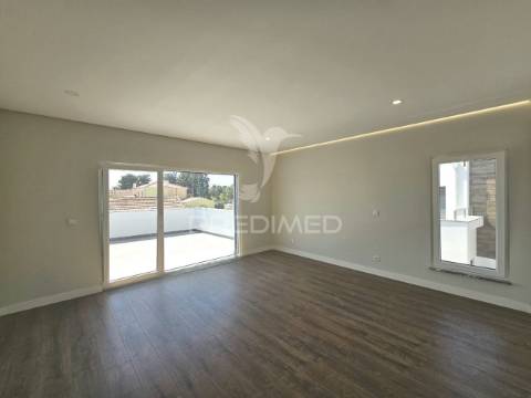 Moradia isolada t5, c/piscia e garagem, brejoeira - azeitão