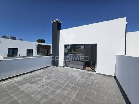 Moradia isolada t5, c/piscia e garagem, brejoeira - azeitão