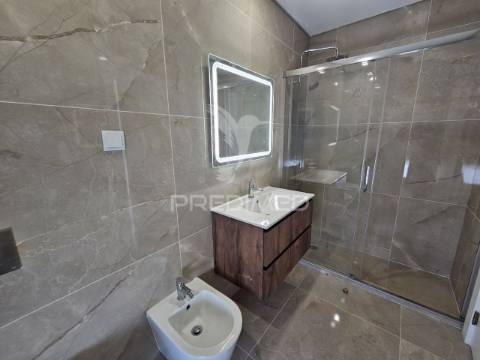 Moradia isolada t5, c/piscia e garagem, brejoeira - azeitão