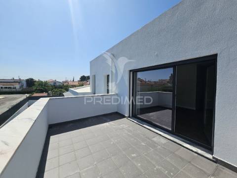 Moradia isolada t5, c/piscina e garagem, brejoeira - azeitão