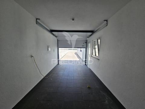 Moradia isolada t5, c/piscina e garagem, brejoeira - azeitão