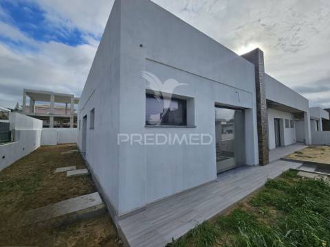 Moradia isolada t4, c/piscina e box, em oleiros - azeitão