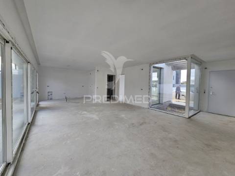 Moradia isolada t4, c/piscina e box, em oleiros - azeitão