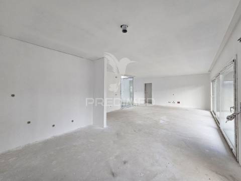 Moradia isolada t4, c/piscina e box, em oleiros - azeitão