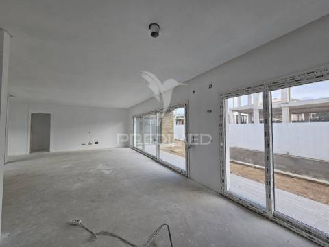 Moradia isolada t4, c/piscina e box, em oleiros - azeitão