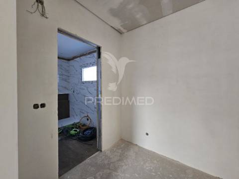 Moradia isolada t4, c/piscina e box, em oleiros - azeitão