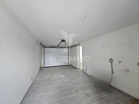 Moradia isolada t4, c/piscina e box, em oleiros - azeitão