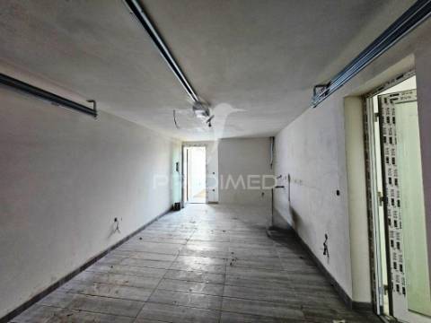 Moradia isolada t4, c/piscina e box, em oleiros - azeitão