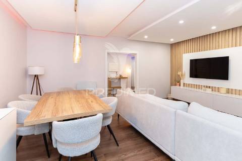 Apartamento t3 remodelado com dois terraços no centro do montijo