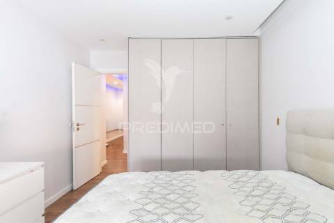 Apartamento t3 remodelado com dois terraços no centro do montijo