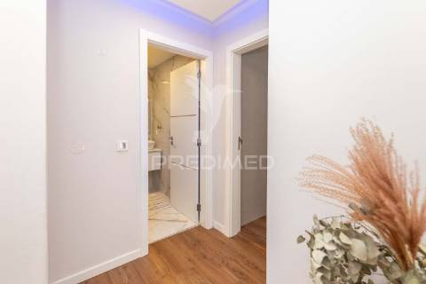 Apartamento t3 remodelado com dois terraços no centro do montijo