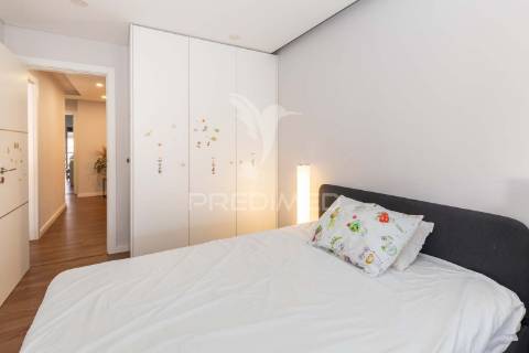 Apartamento t3 remodelado com dois terraços no centro do montijo