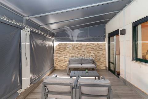 Apartamento t3 remodelado com dois terraços no centro do montijo