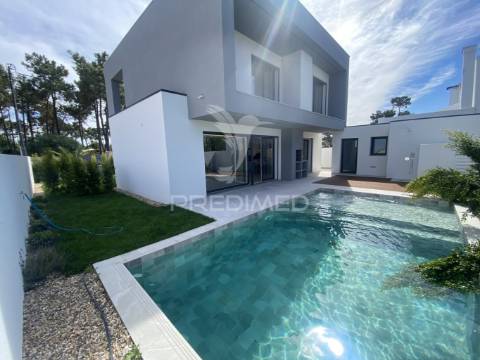 Moradia isolada na aroeira