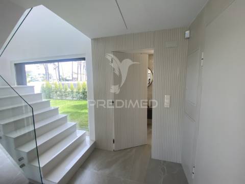 Moradia isolada na aroeira