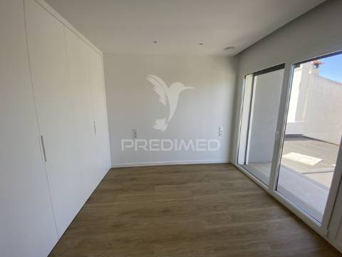 Moradia isolada na aroeira