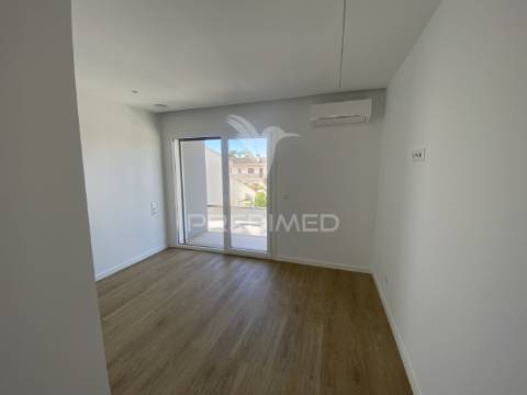 Moradia isolada na aroeira