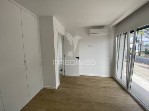 Moradia isolada na aroeira