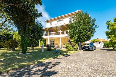 Moradia individual t5 com elevador e terreno – merelim s. paio, braga