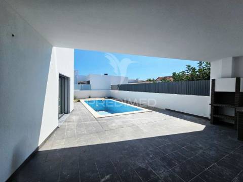 Moradia isolada t5, c/piscina e box, na brejoeira - azeitão