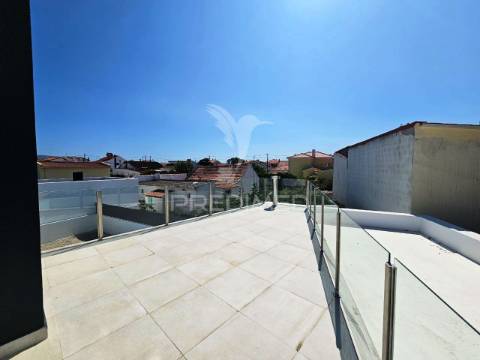 Moradia isolada t5, c/piscina e box, na brejoeira - azeitão