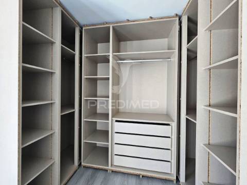 Moradia isolada t5, c/piscina e box, na brejoeira - azeitão