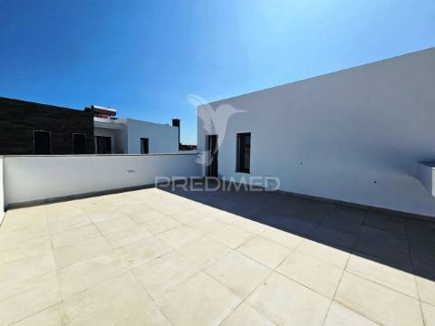 Moradia isolada t5, c/piscina e box, na brejoeira - azeitão