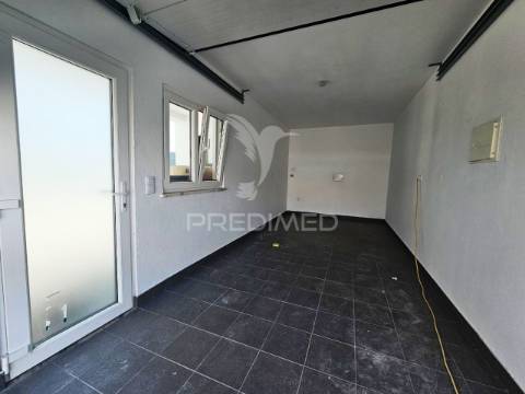 Moradia isolada t5, c/piscina e box, na brejoeira - azeitão