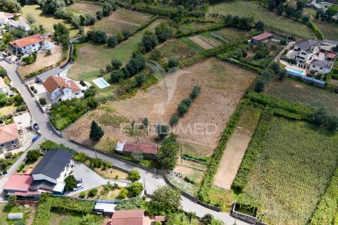 Quintinha com casa em xisto para recuperar – anais