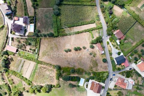 Quintinha com casa em xisto para recuperar – anais