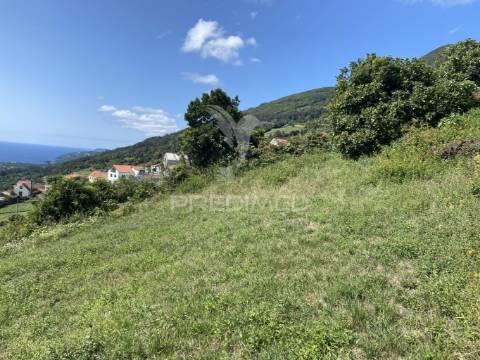 Terreno urbanizável de 726 m² – freguesia de manadas