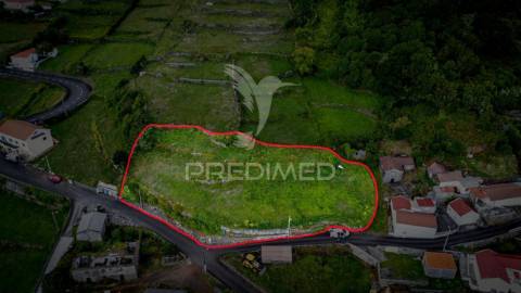 Terreno urbanizável de 726 m² – freguesia de manadas