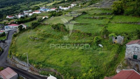 Terreno urbanizável de 726 m² – freguesia de manadas
